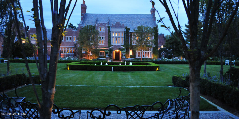 460 North Street Greenwich, CT 06830 - Photo 3 of 25 a view of a park