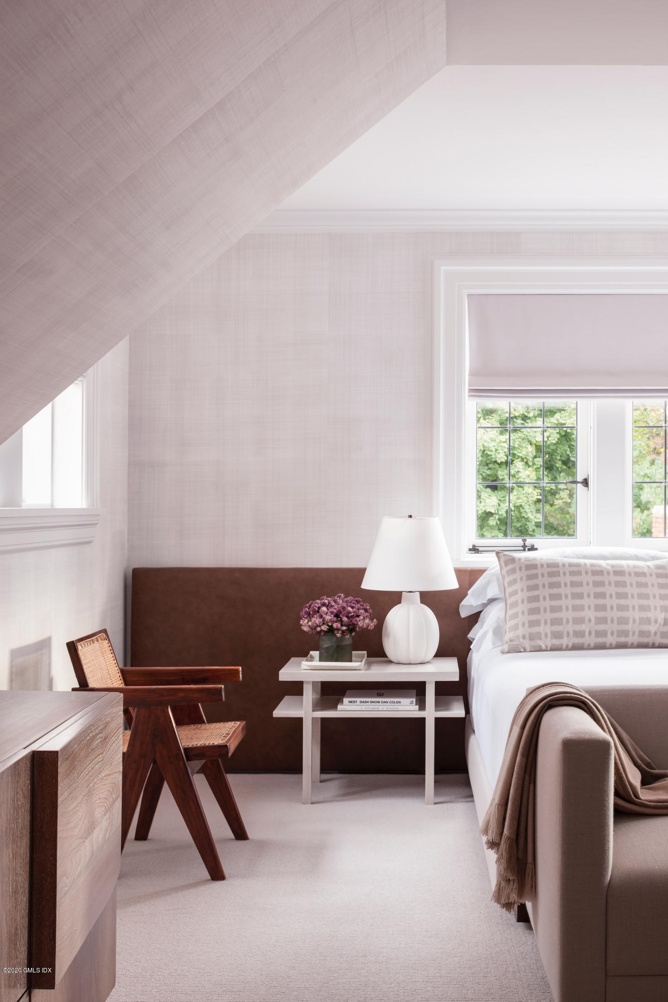 460 North Street Greenwich, CT 06830 - Photo 8 of 25 a living room with furniture and a window