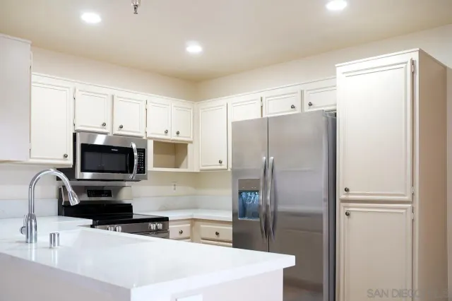 $3,370 | 17161 Alva Road, Unit 3125, San Diego, CA 92127