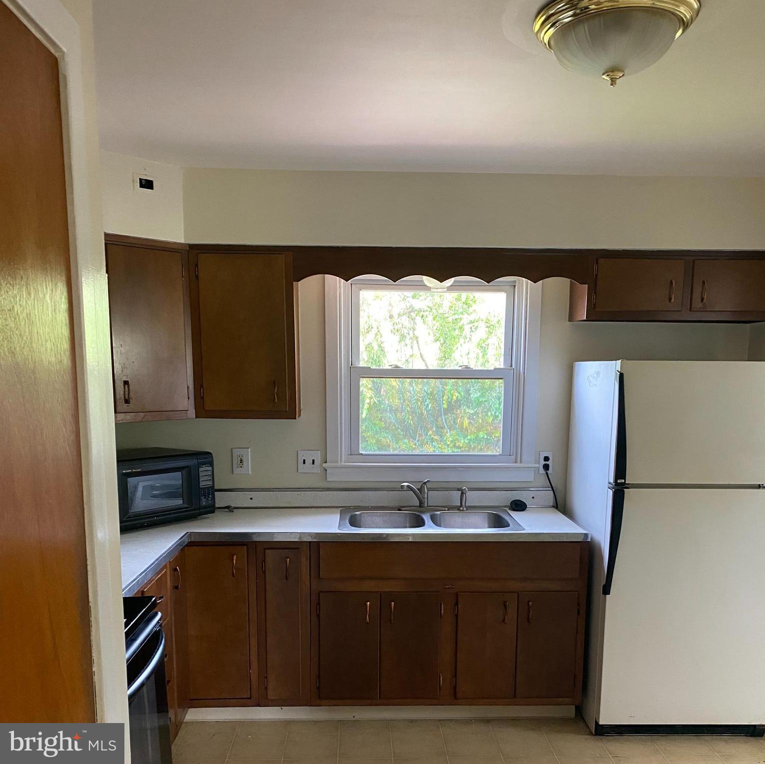 4 Madison Road Willow Grove, PA 19090 - Photo 5 of 14 Gallery Image 5
