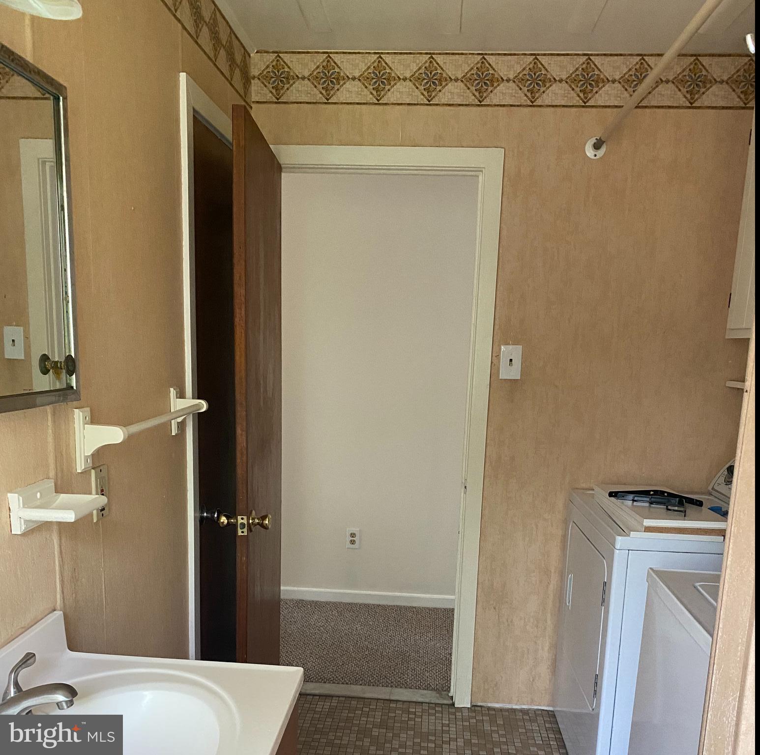 4 Madison Road Willow Grove, PA 19090 - Photo 6 of 14 Gallery Image 6