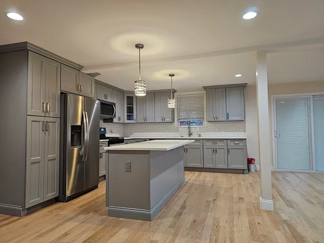 $2,600 | 458 West Street, Unit B, Randolph, MA 02368