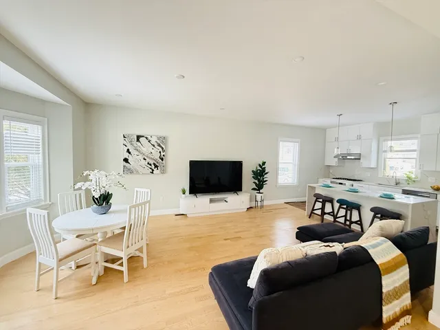 $7,500 | 4 Baldwin Street, Unit 4, Newton, MA 02458