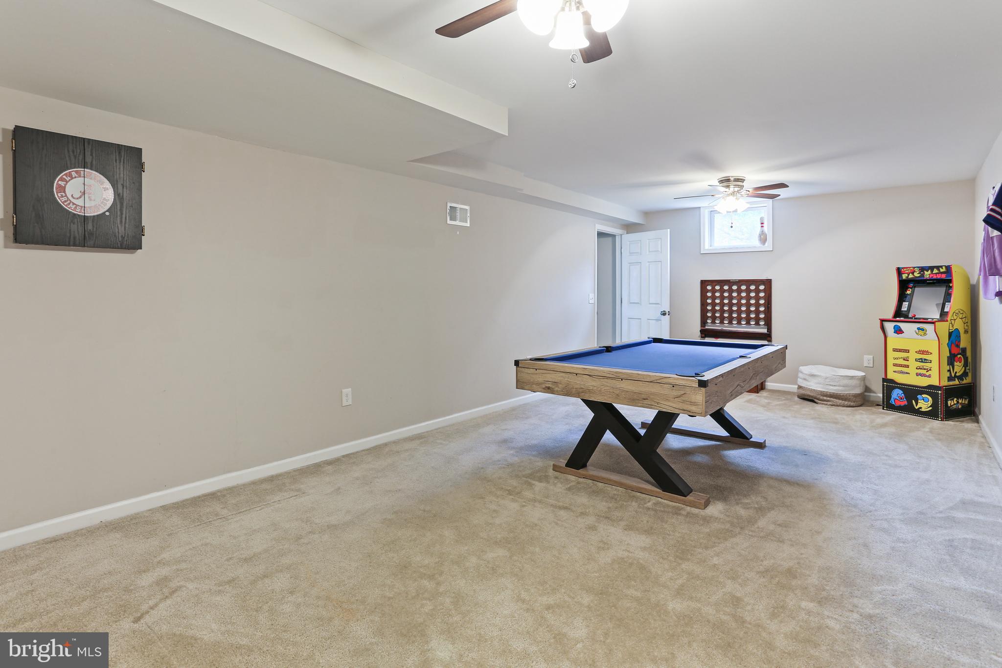 3234 Bidle Road Middletown, MD 21769 - Photo 30 of 45 a living room with furniture