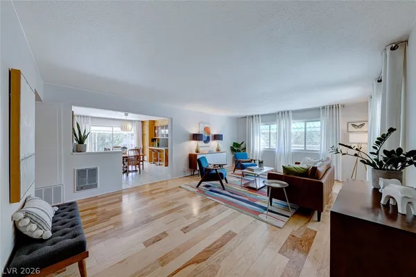 $2,250 | 1245 South 15th Street, Las Vegas, NV 89104