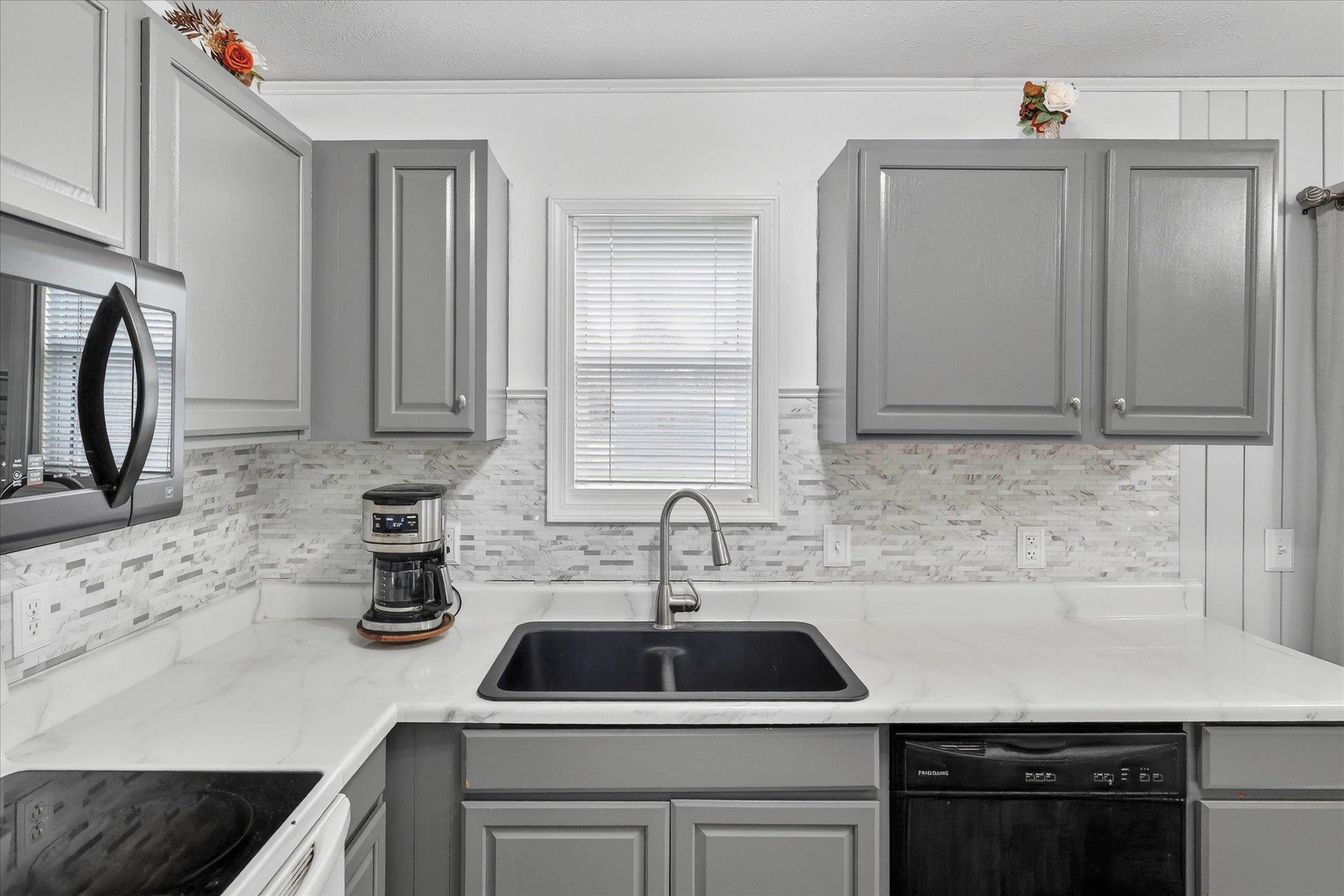420 South Apple Road Osceola, IN 46561 - Photo 12 of 35