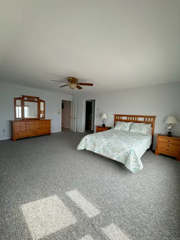 a view of empty room with window