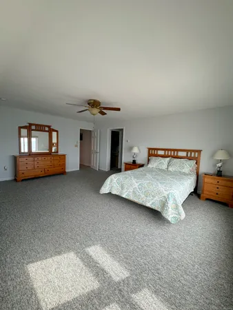 a view of empty room with window