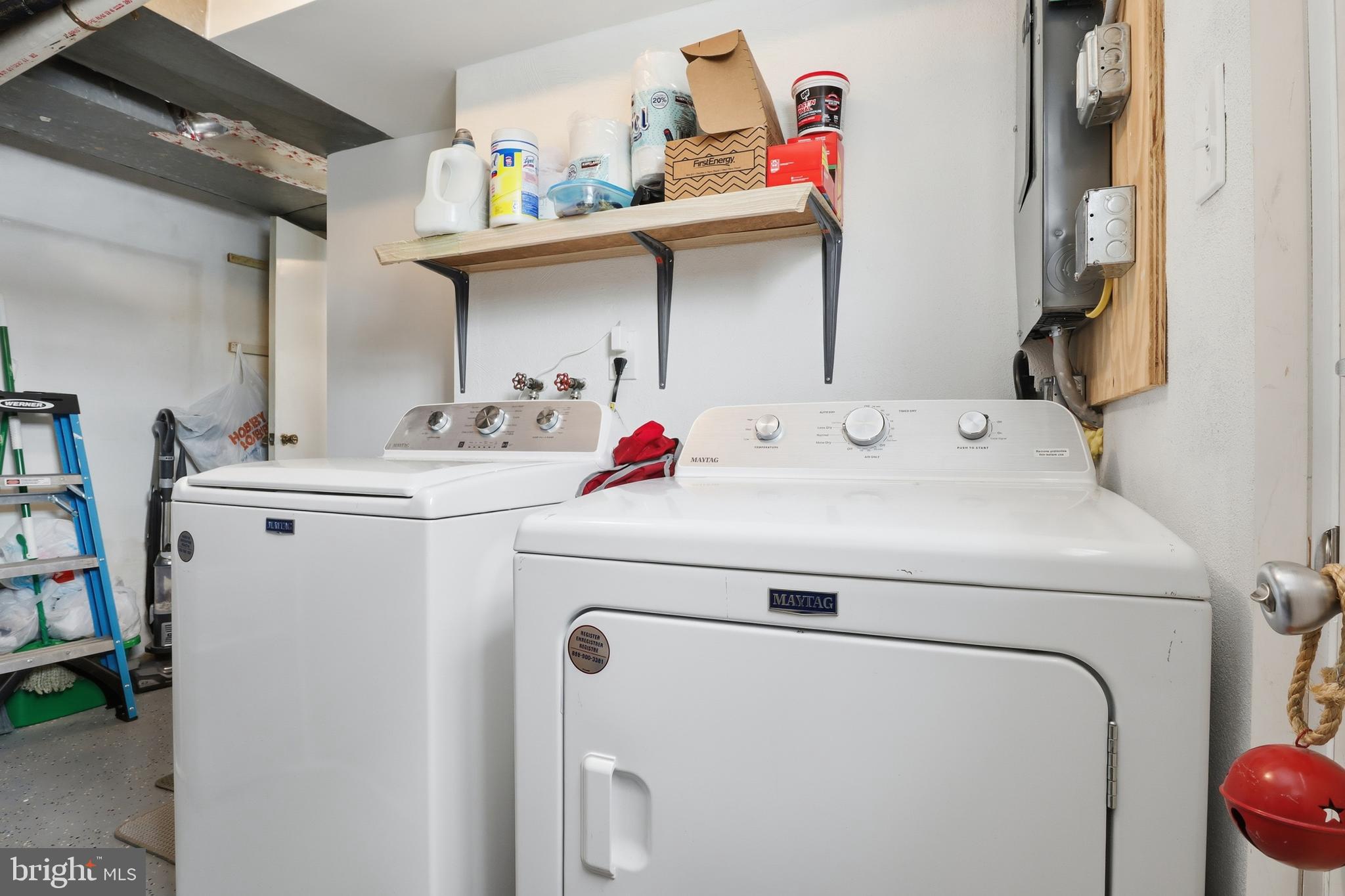 521 South Findlay Street York, PA 17402 - Photo 19 of 45 a utility room with dryer and washer