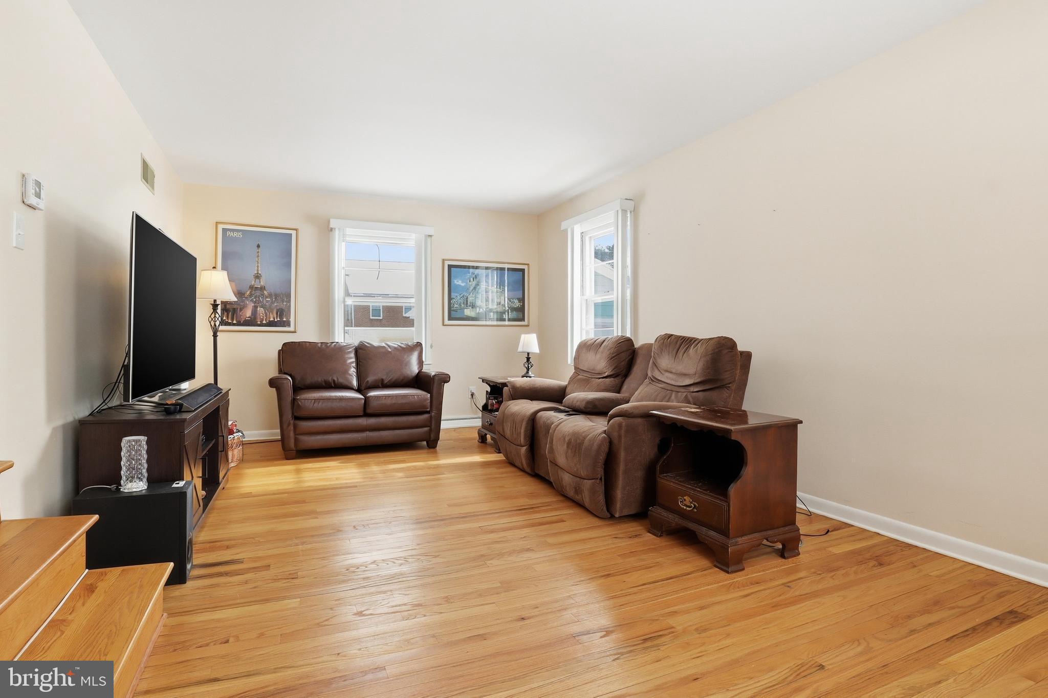 521 South Findlay Street York, PA 17402 - Photo 20 of 45 a living room with furniture and a flat screen tv