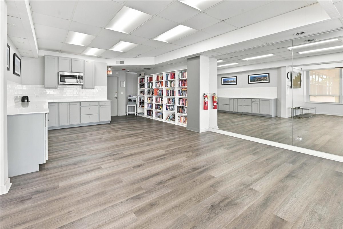 6301 North Sheridan Road, Unit 3D Chicago, IL 60660 - Photo 18 of 26 Gallery Image 18