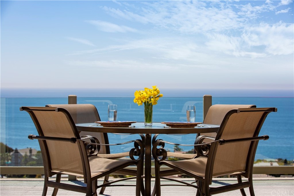 1016 Emerald Bay Laguna Beach, CA 92651 - Photo 2 of 37