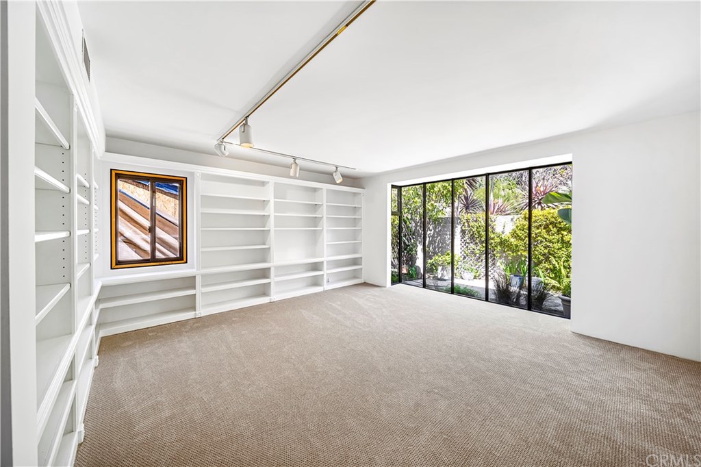 1016 Emerald Bay Laguna Beach, CA 92651 - Photo 23 of 37