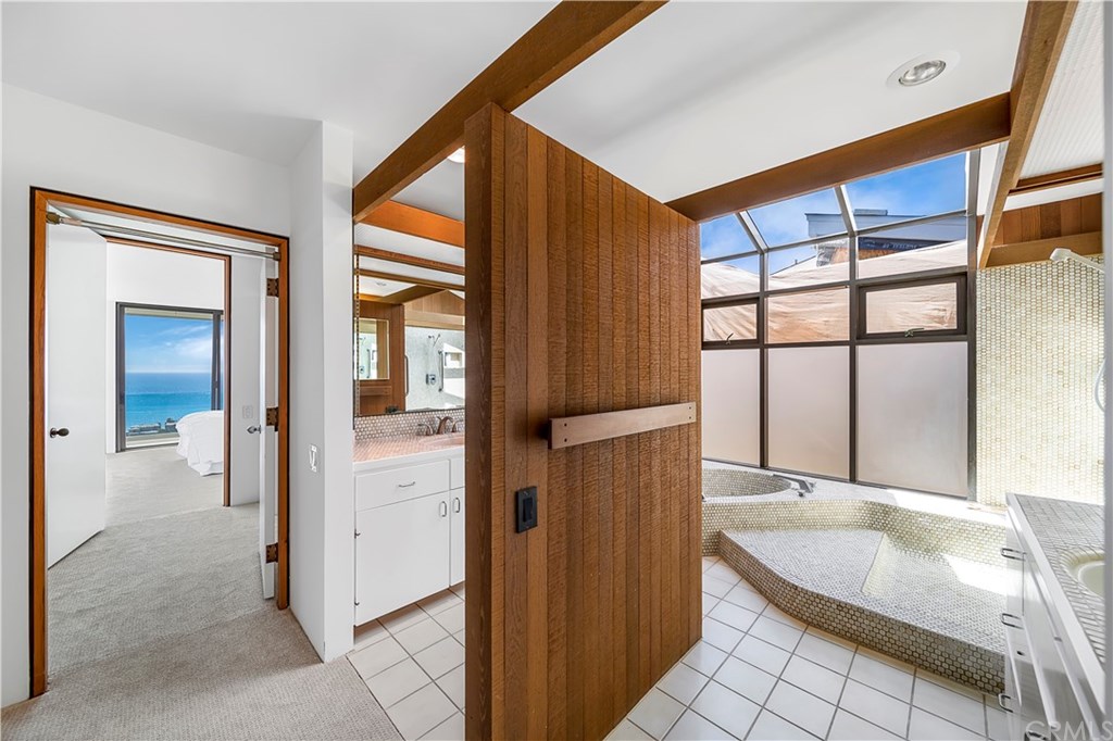 1016 Emerald Bay Laguna Beach, CA 92651 - Photo 25 of 37