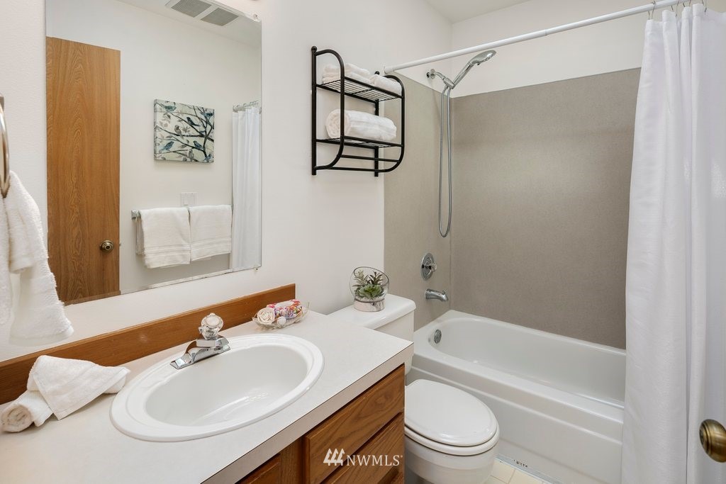 3323 234th Street Southeast Bothell, WA 98021 - Photo 18 of 25