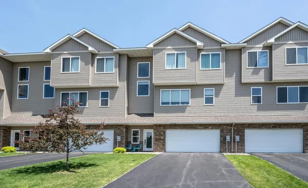 $350,000 | 18603 Jonesboro Court, Lakeville, MN 55044