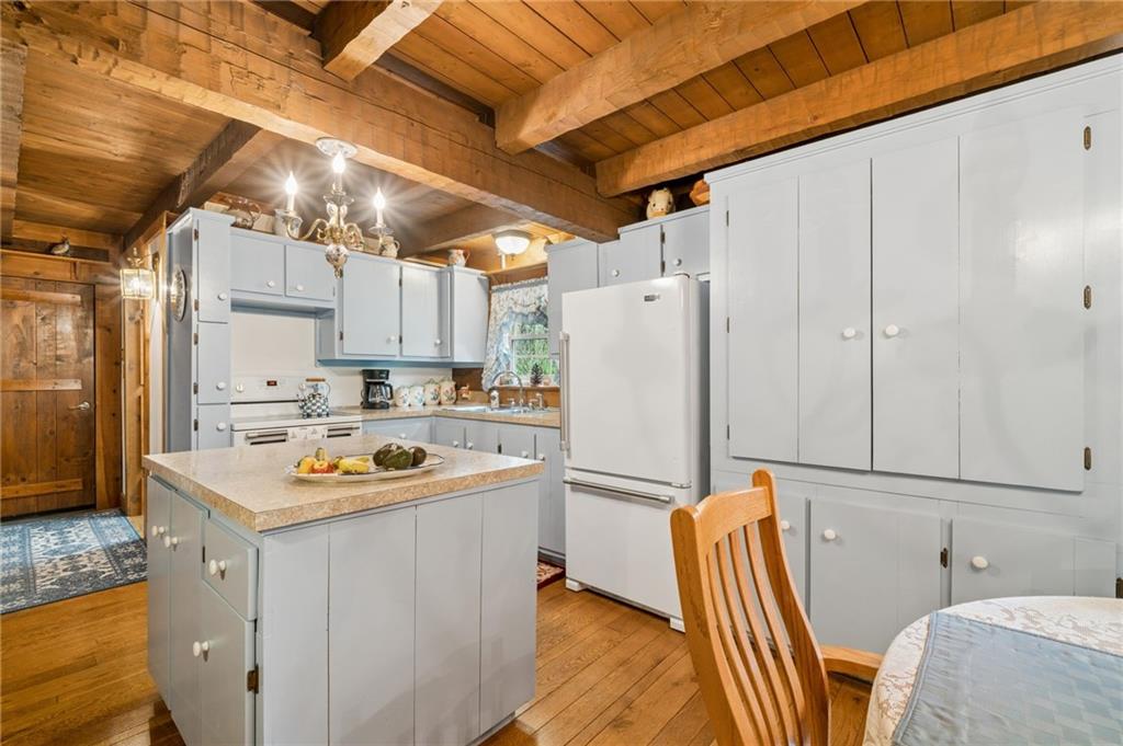 24 McCullough Hill Road Amity, PA 15311 - Photo 6 of 39