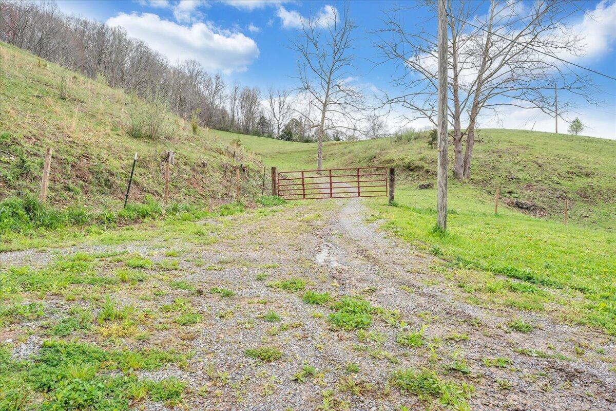 7415 Clear Fork Creek Road Bastian, VA 24314 - Photo 77 of 117 056-MIB07538