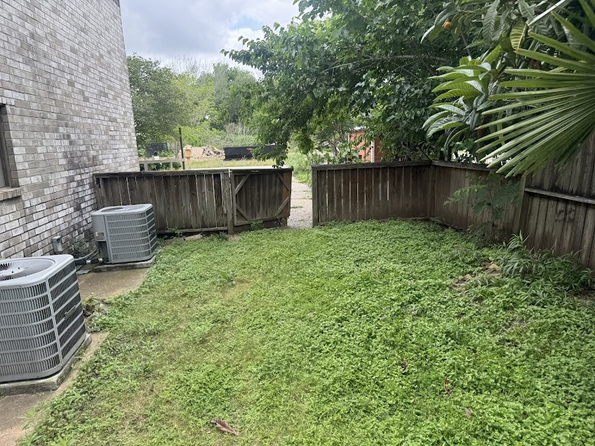 5407 Victoria Drive Rosharon, TX 77583 - Photo 22 of 23 a view of a backyard