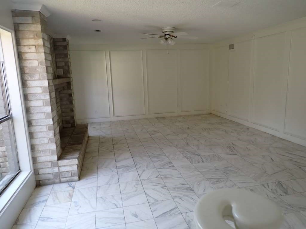 5407 Victoria Drive Rosharon, TX 77583 - Photo 6 of 16 a view of an empty room