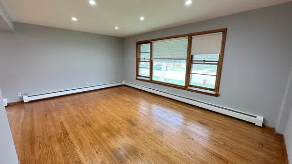 $2,200 | 5128 North Long Avenue, Unit 1, Chicago, IL 60630