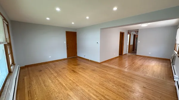 $2,200 | 5128 North Long Avenue, Unit 1, Chicago, IL 60630