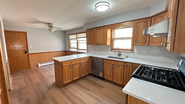 $2,200 | 5128 North Long Avenue, Unit 1, Chicago, IL 60630
