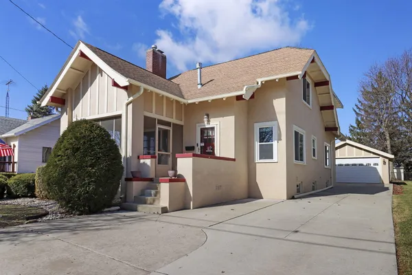$379,900 | 125 Kendall Street, Burlington, WI 53105