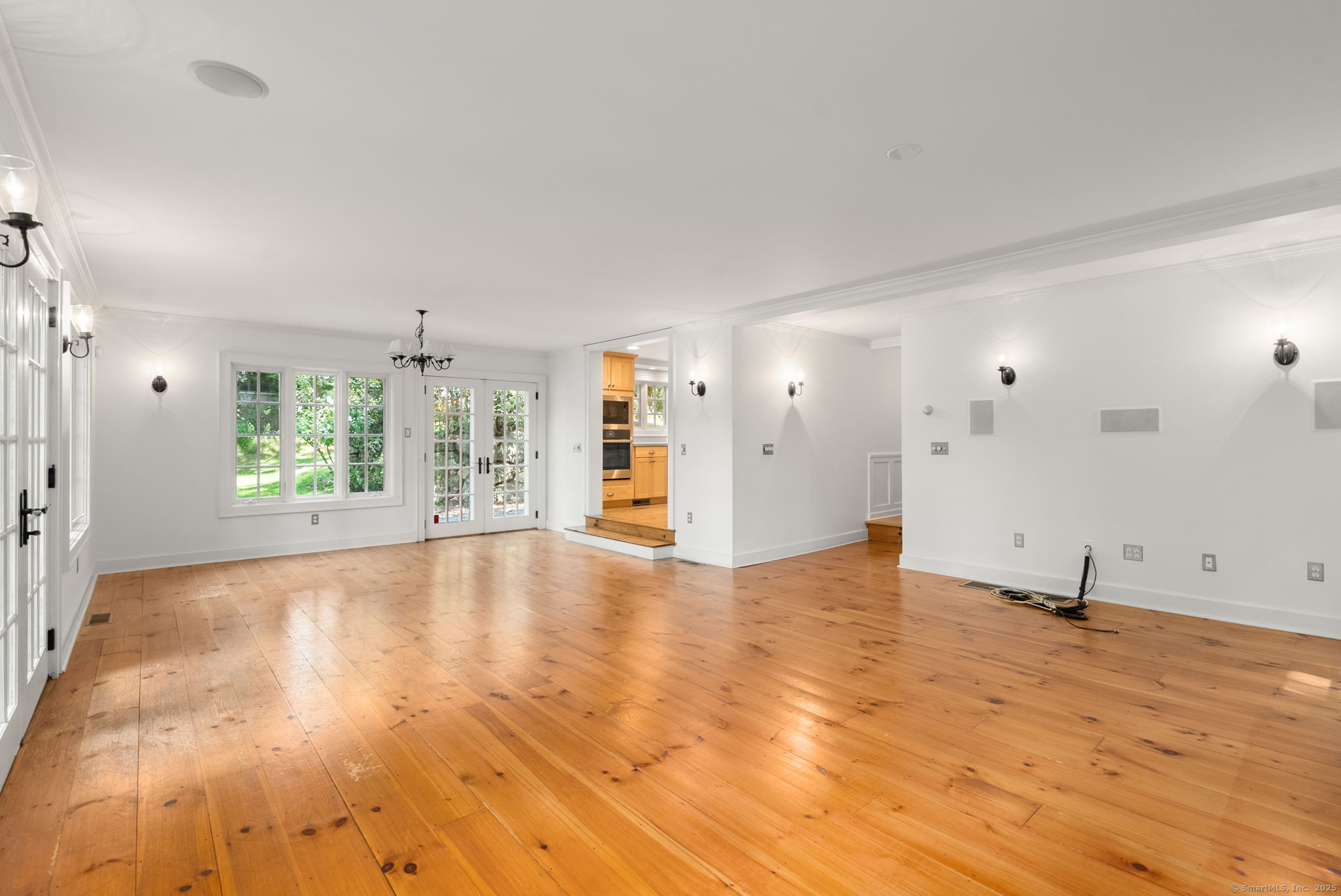 112 Hillspoint Road Westport, CT 06880 - Photo 11 of 36 Family Room/Dining Area