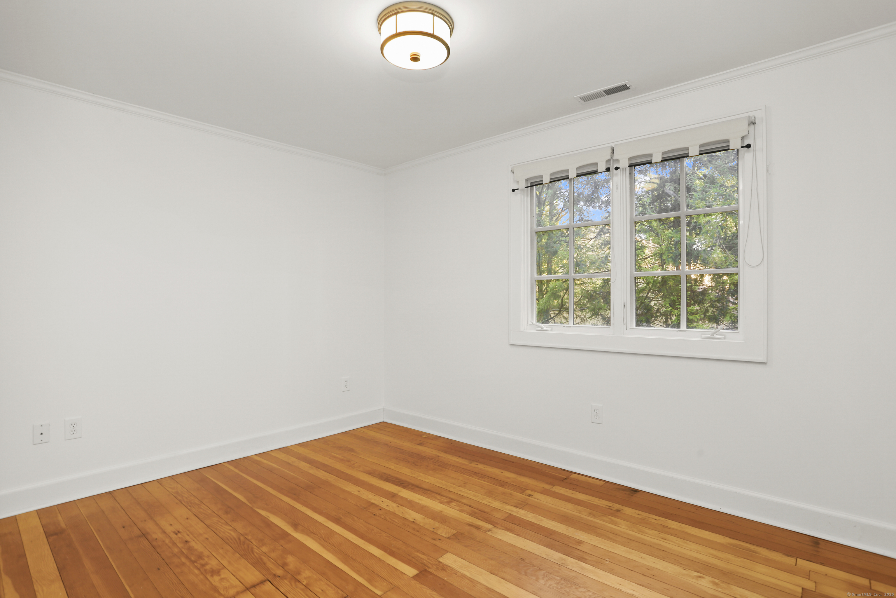 112 Hillspoint Road Westport, CT 06880 - Photo 29 of 36 Bedroom #3