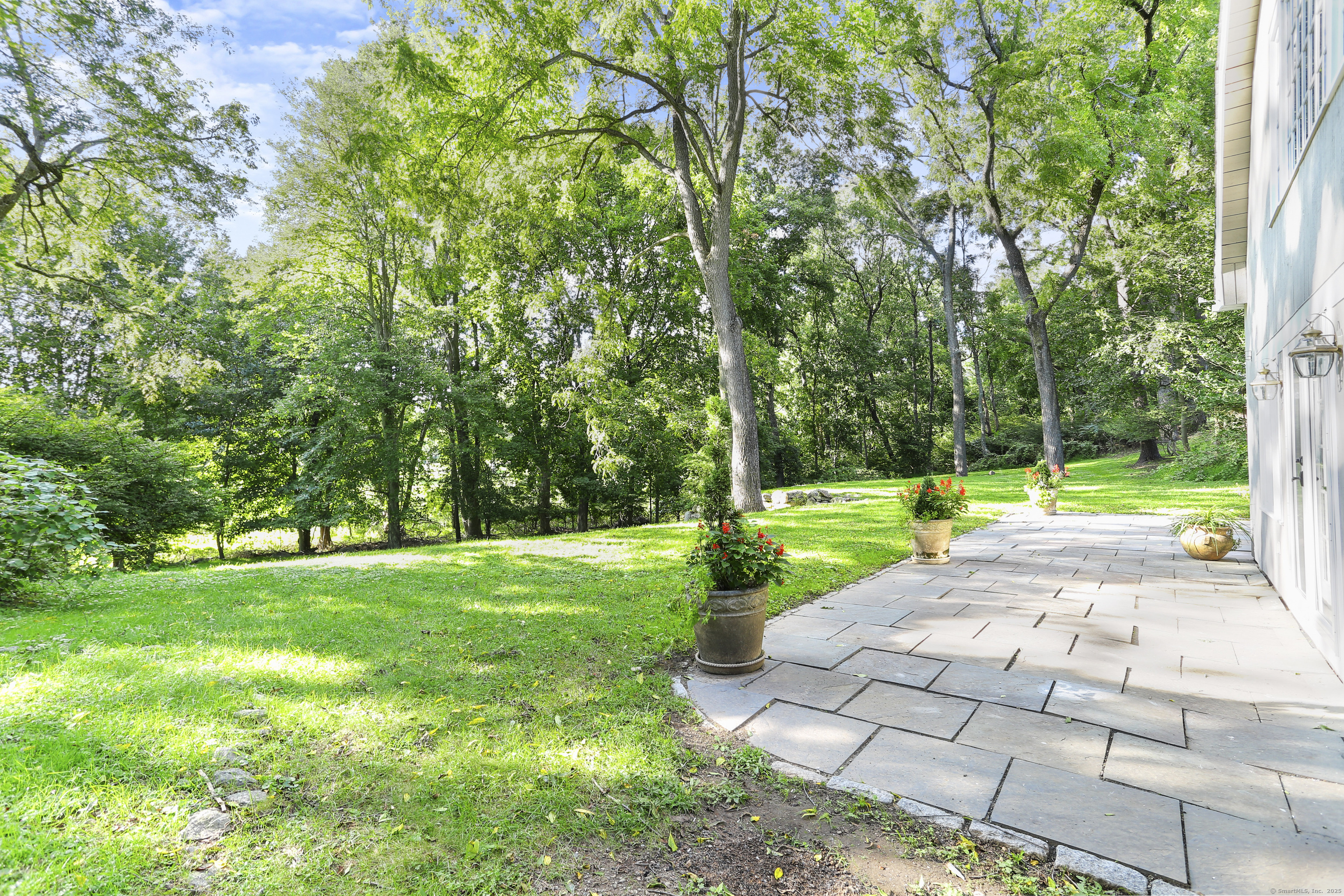 112 Hillspoint Road Westport, CT 06880 - Photo 32 of 36