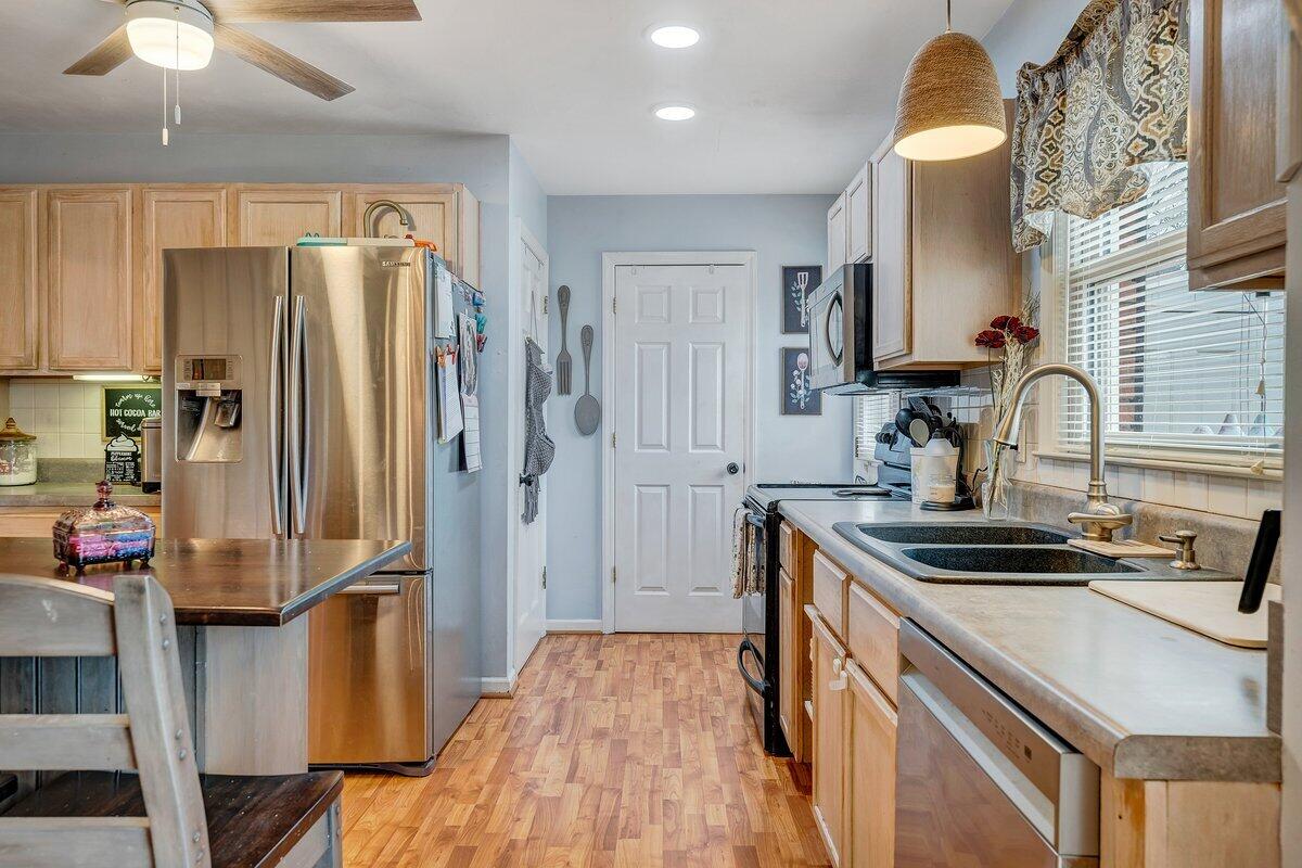 162 Ridgewood Drive Troutville, VA 24175 - Photo 19 of 64 21