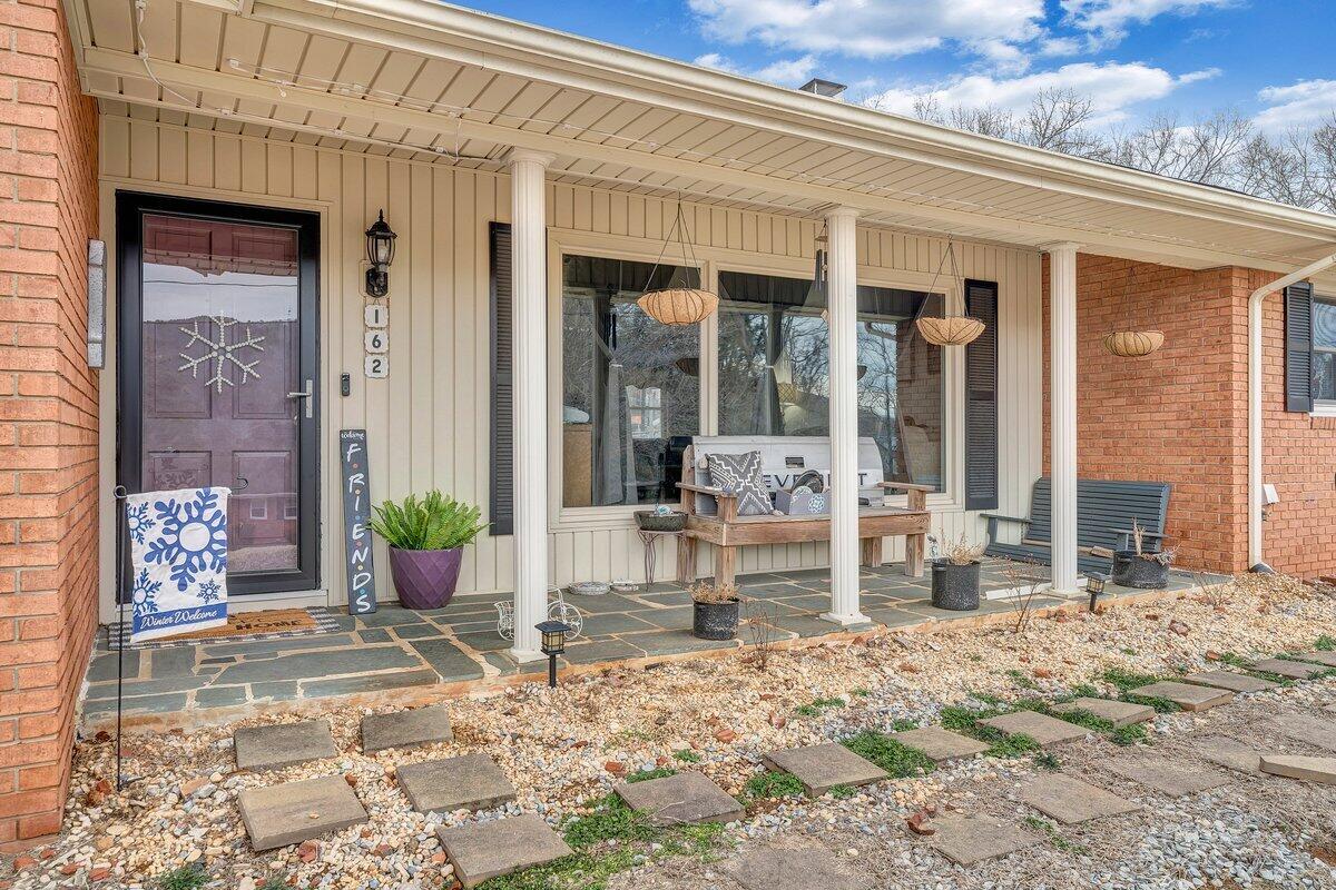 162 Ridgewood Drive Troutville, VA 24175 - Photo 3 of 64 4