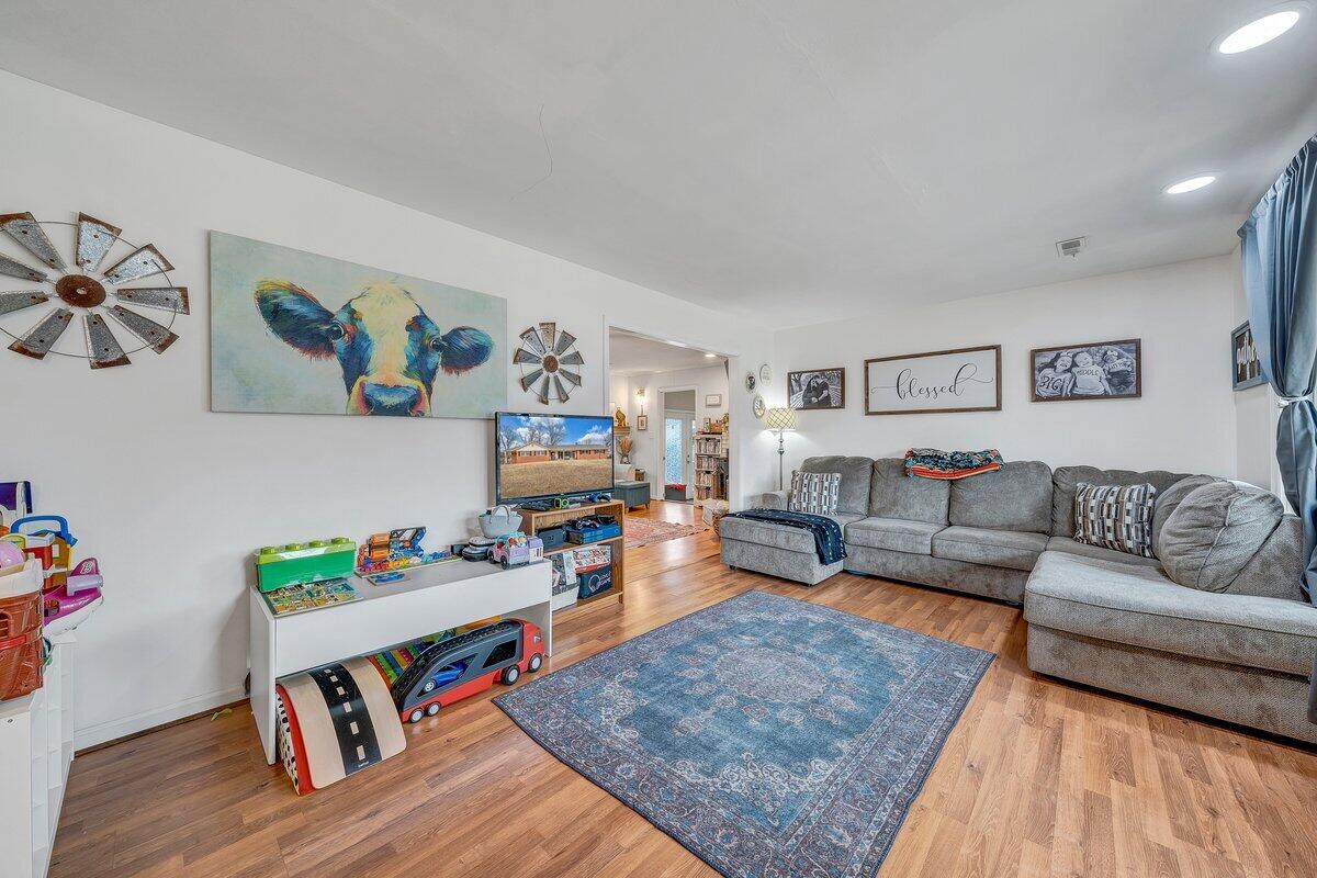 162 Ridgewood Drive Troutville, VA 24175 - Photo 7 of 64 8