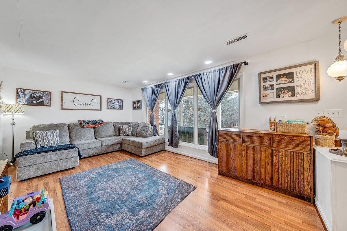 162 Ridgewood Drive Troutville, VA 24175 - Photo 8 of 64 10