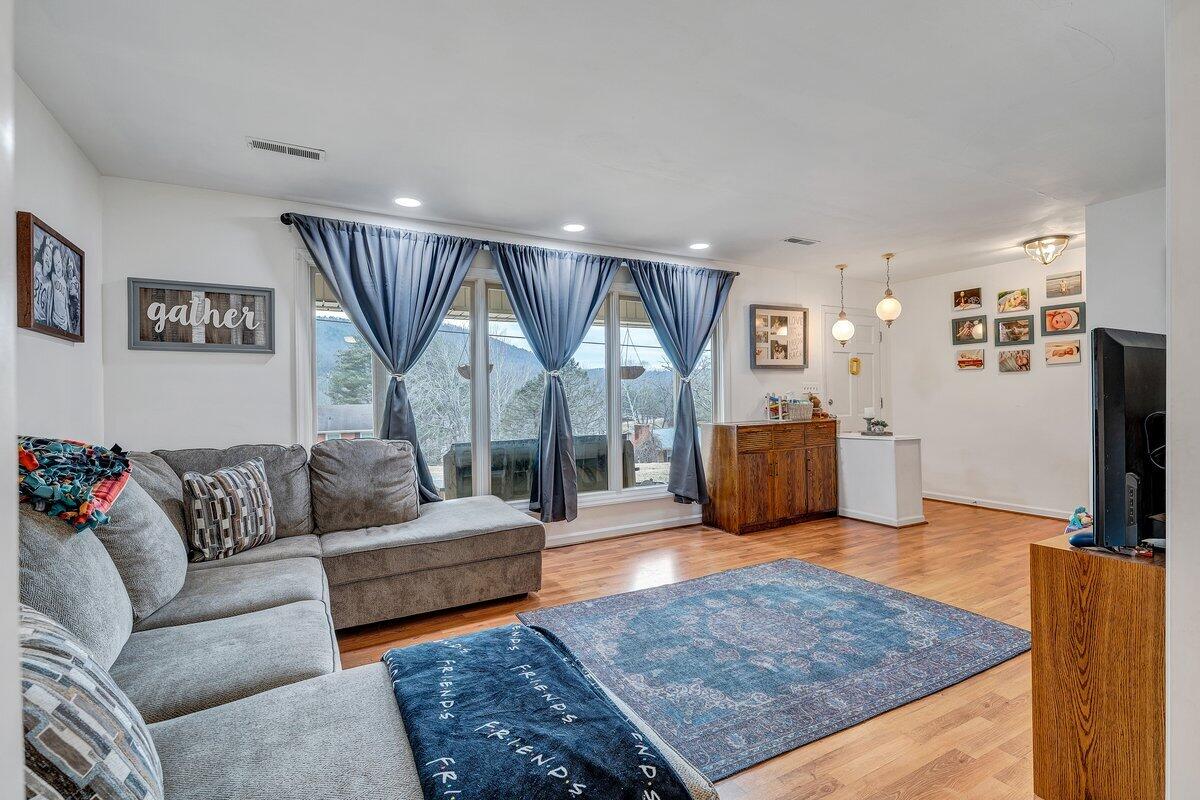 162 Ridgewood Drive Troutville, VA 24175 - Photo 10 of 64 12