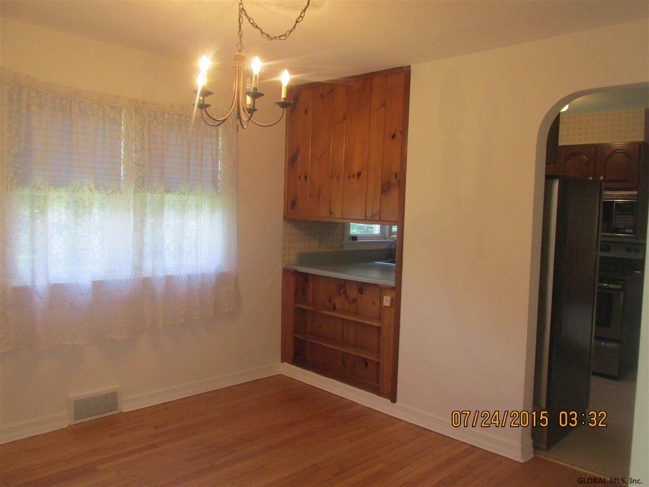 456 Wallace Road Schenectady, NY 12304 - Photo 3 of 21 Photo 3