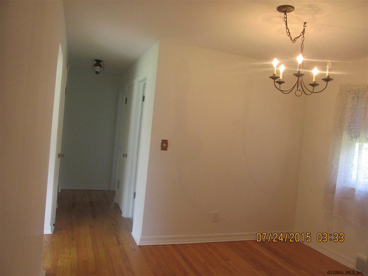 456 Wallace Road Schenectady, NY 12304 - Photo 4 of 21 Photo 4