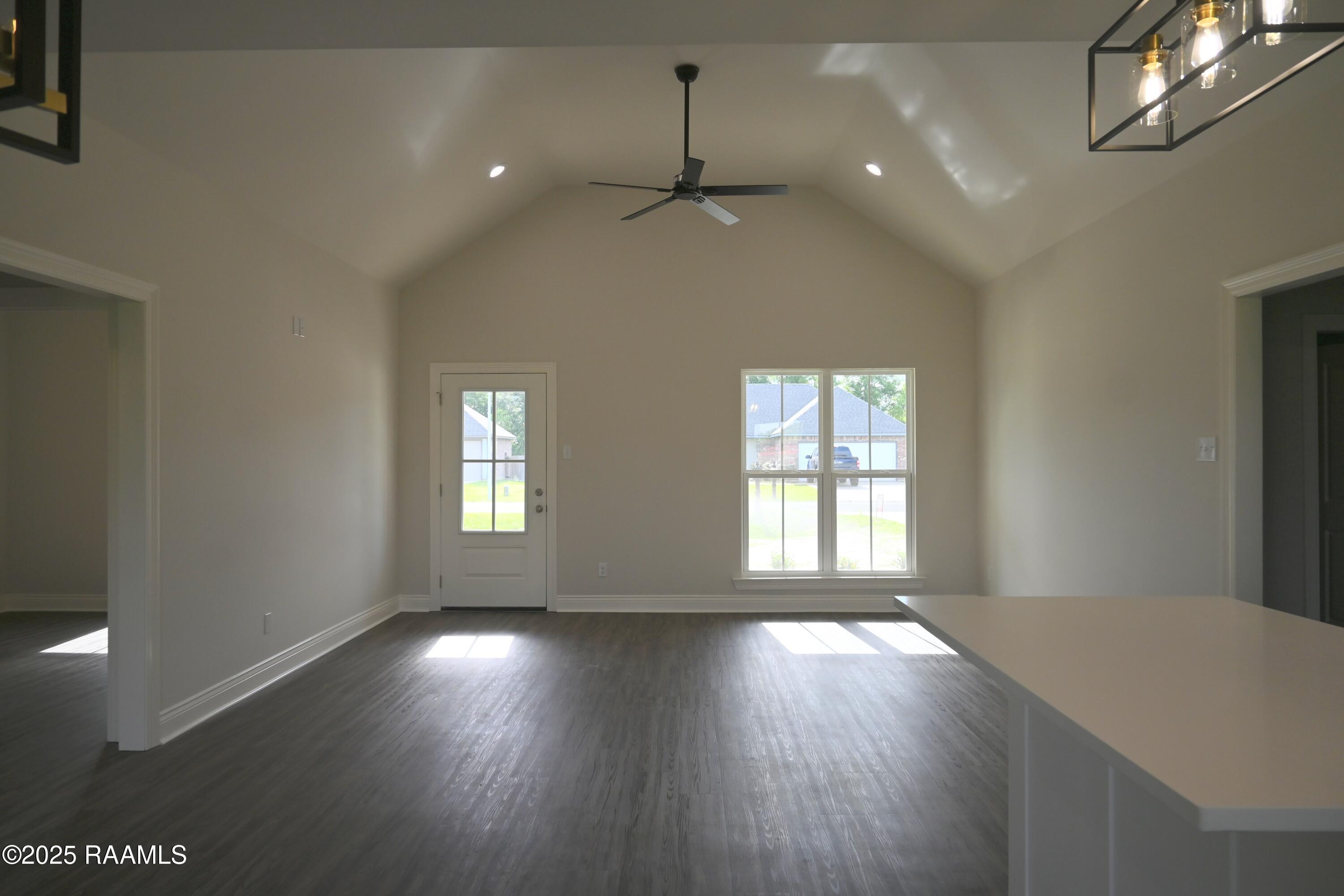 140 Grande Rue Church Point, LA 70525 - Photo 4 of 20 Living Room