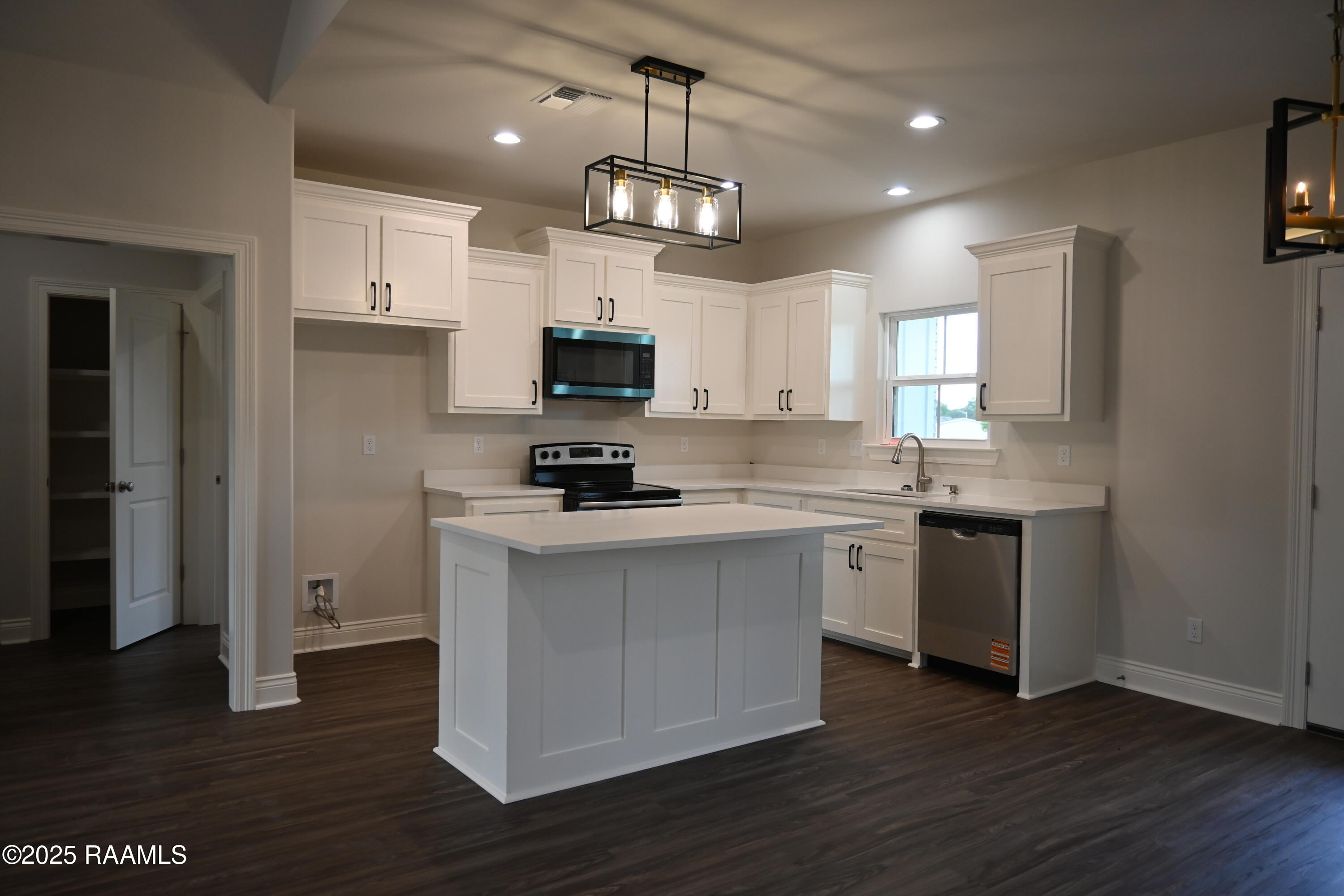 140 Grande Rue Church Point, LA 70525 - Photo 7 of 20 Kitchen