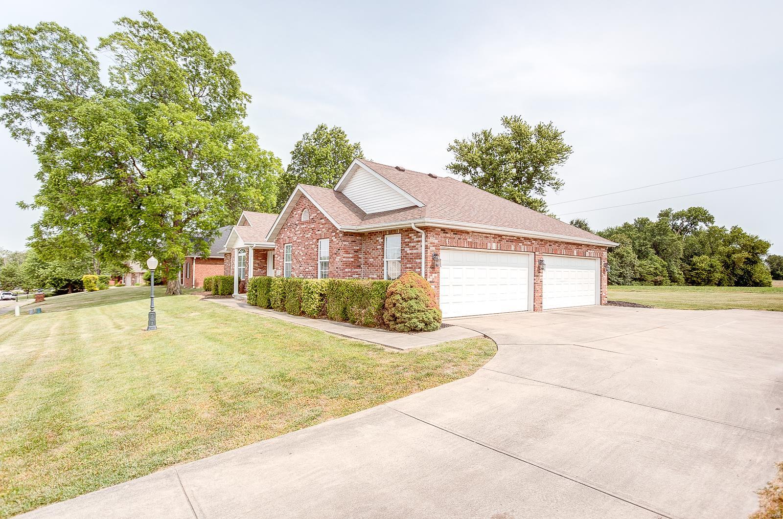 236 Michael Drive Troy, IL 62294 - Photo 3 of 31