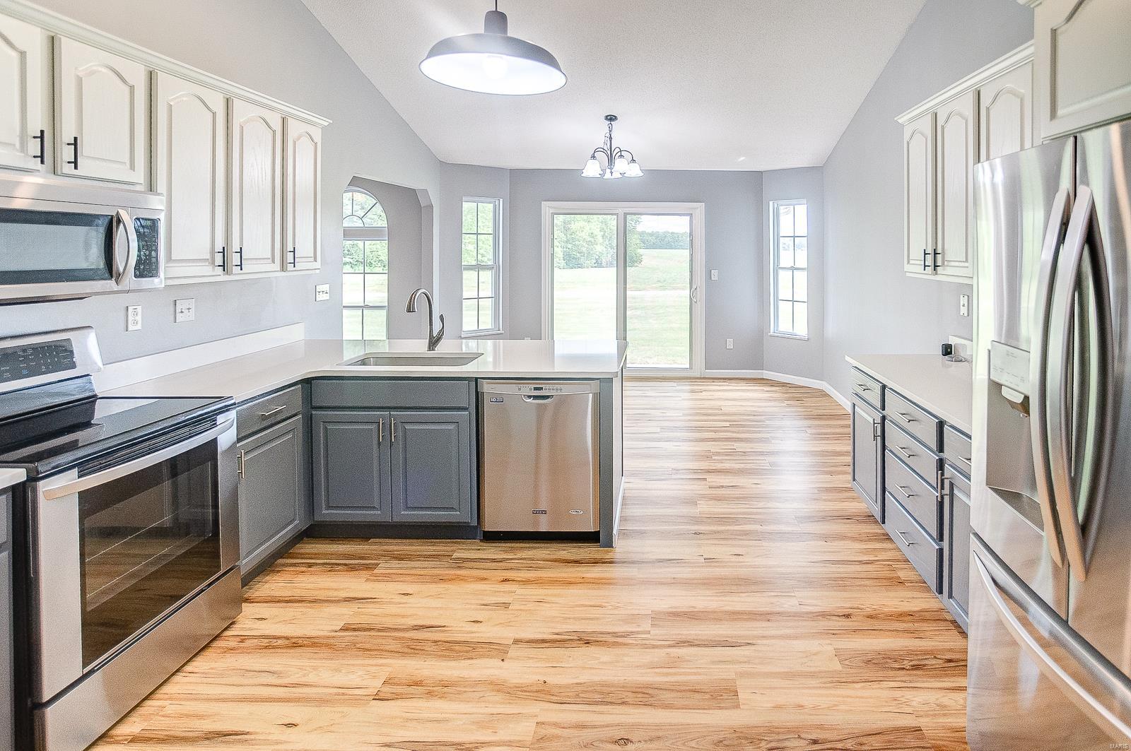 236 Michael Drive Troy, IL 62294 - Photo 9 of 31