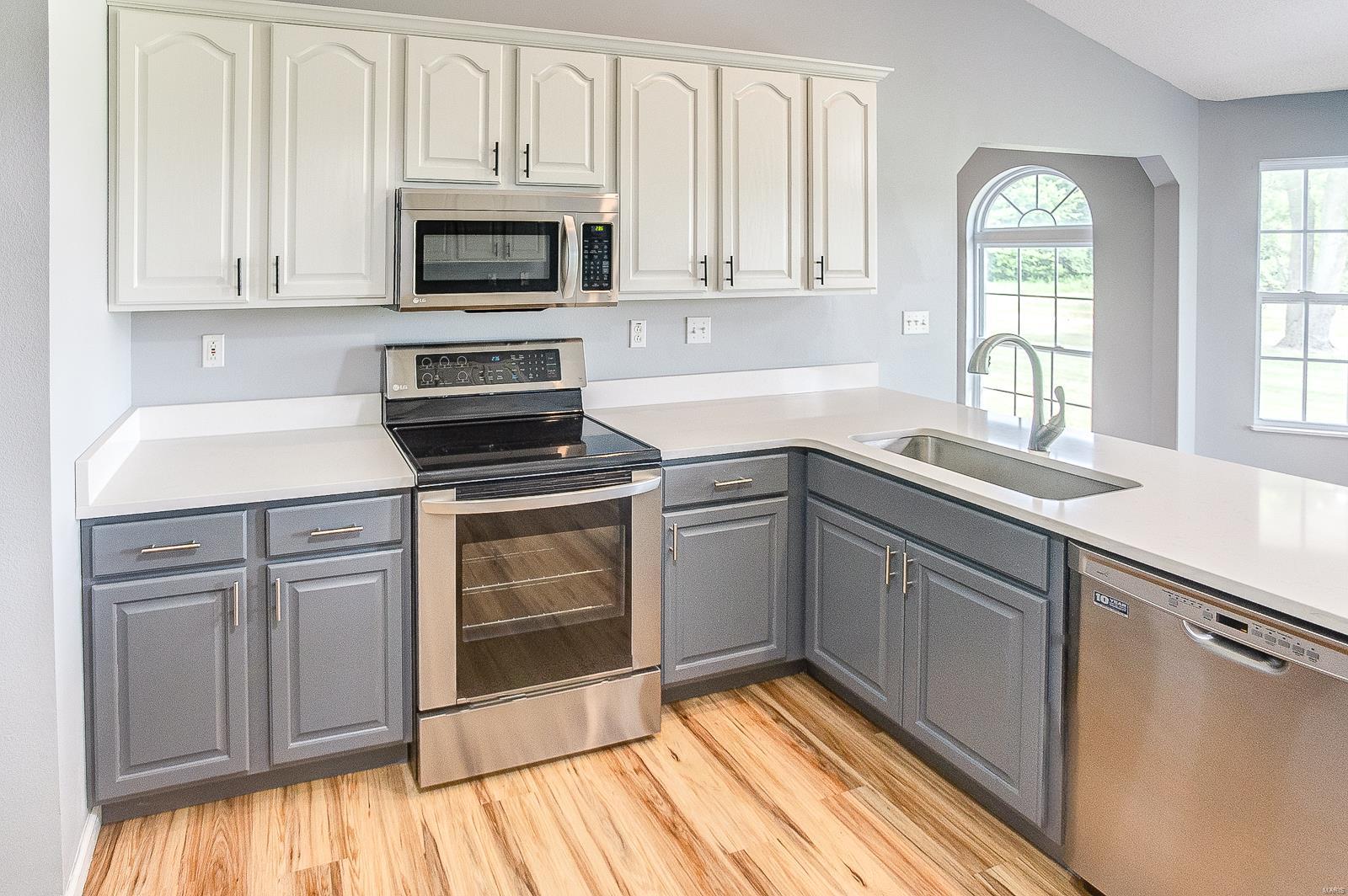 236 Michael Drive Troy, IL 62294 - Photo 10 of 31