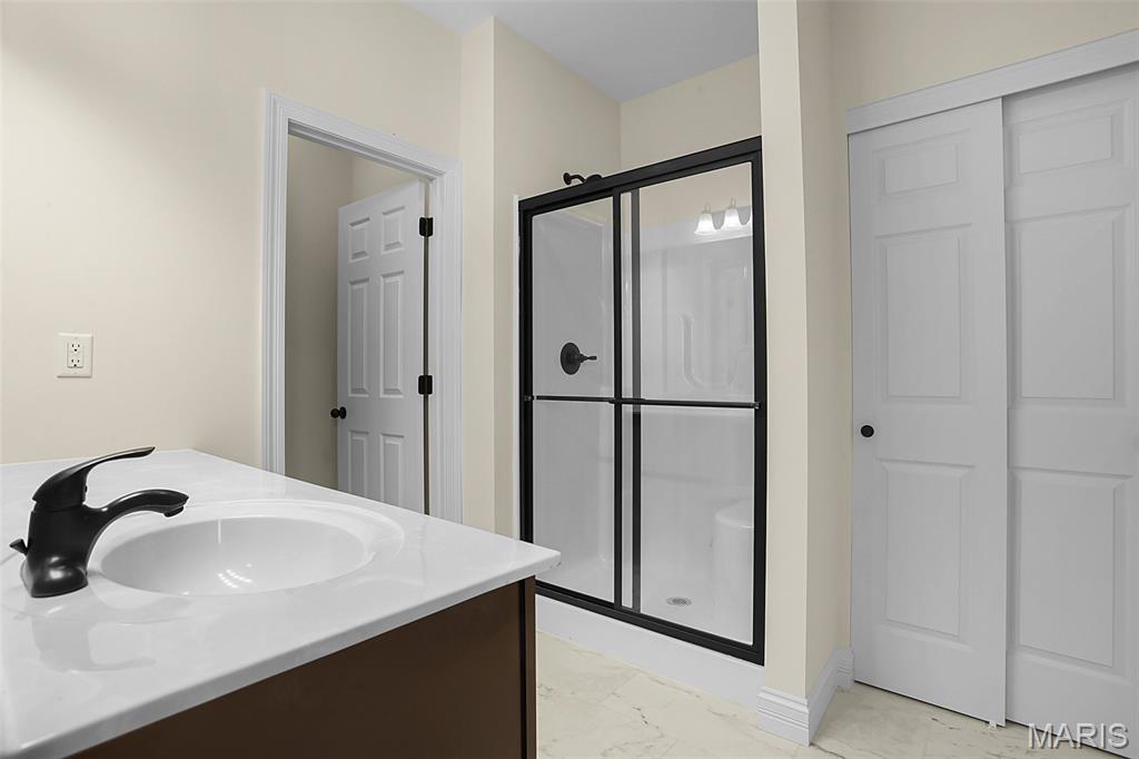 182 Hank's Close, Unit 182 STB Washington, MO 63090 - Photo 4 of 9