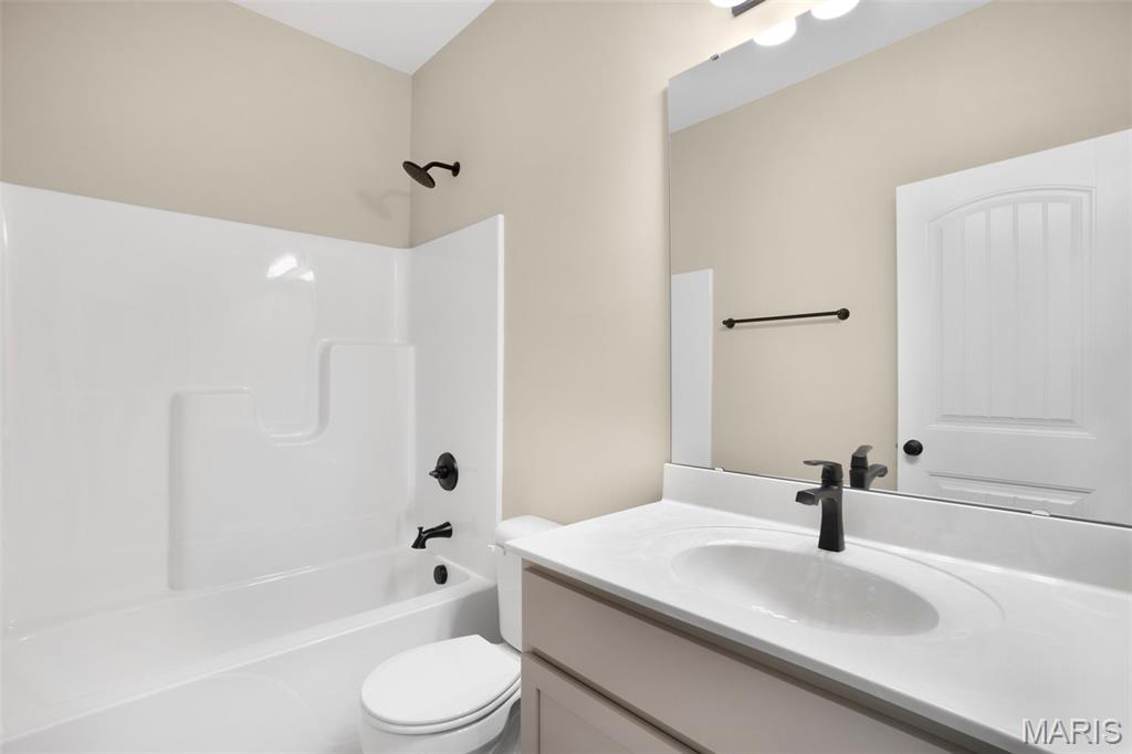 182 Hank's Close, Unit 182 STB Washington, MO 63090 - Photo 6 of 9