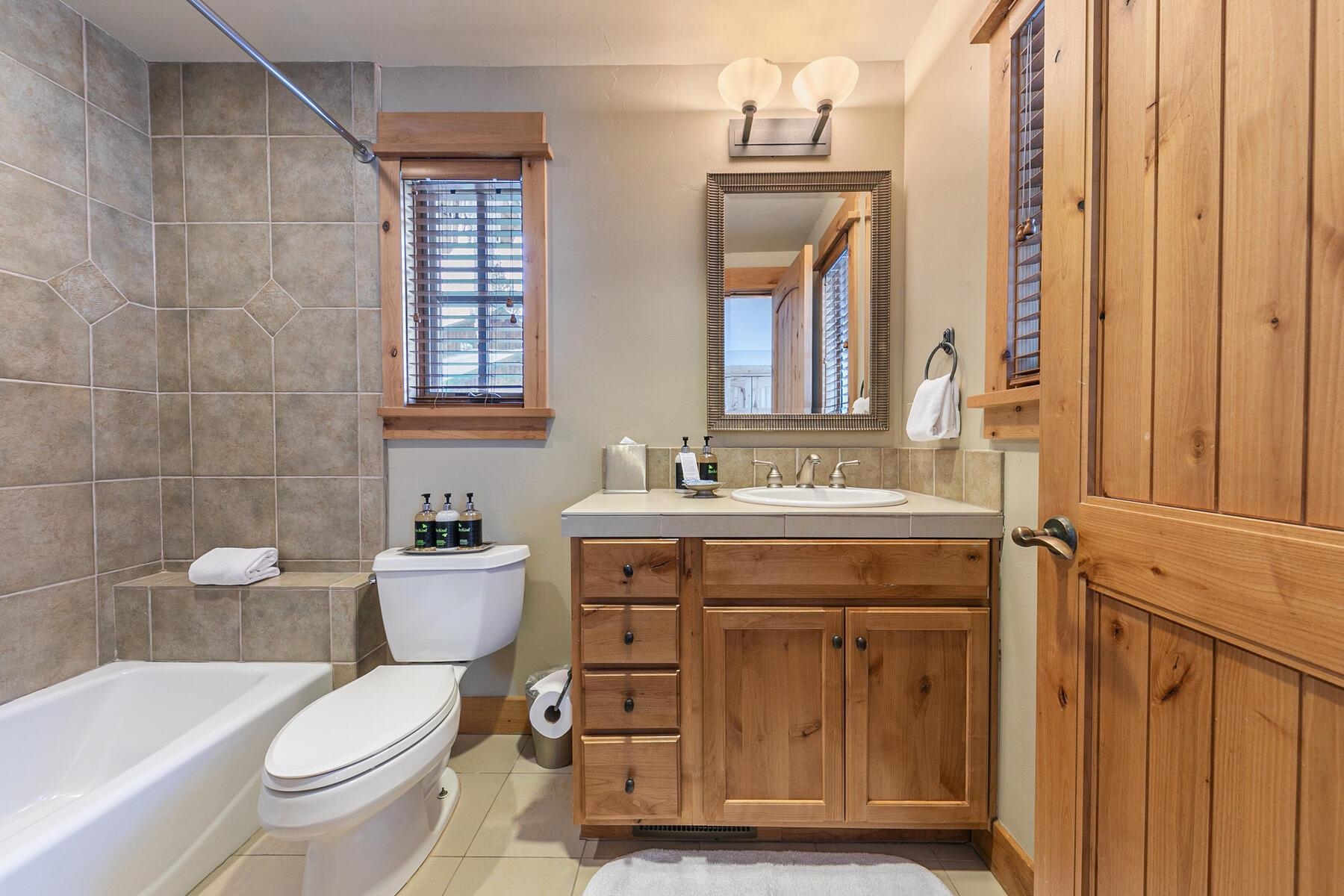 12229 Lookout Loop, Unit F538 Truckee, CA 96161 - Photo 14 of 28