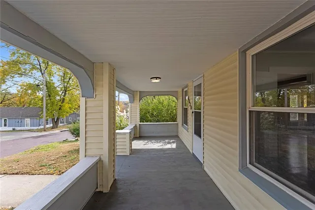 $300,000 | 4820 Hadley Street, Overland Park, KS 66203