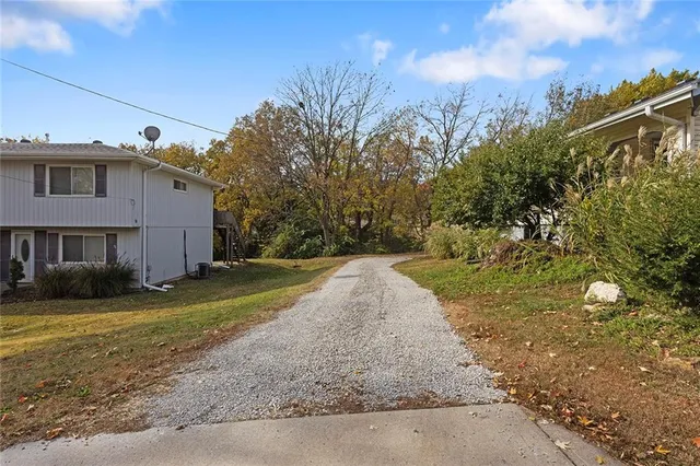 $300,000 | 4820 Hadley Street, Overland Park, KS 66203