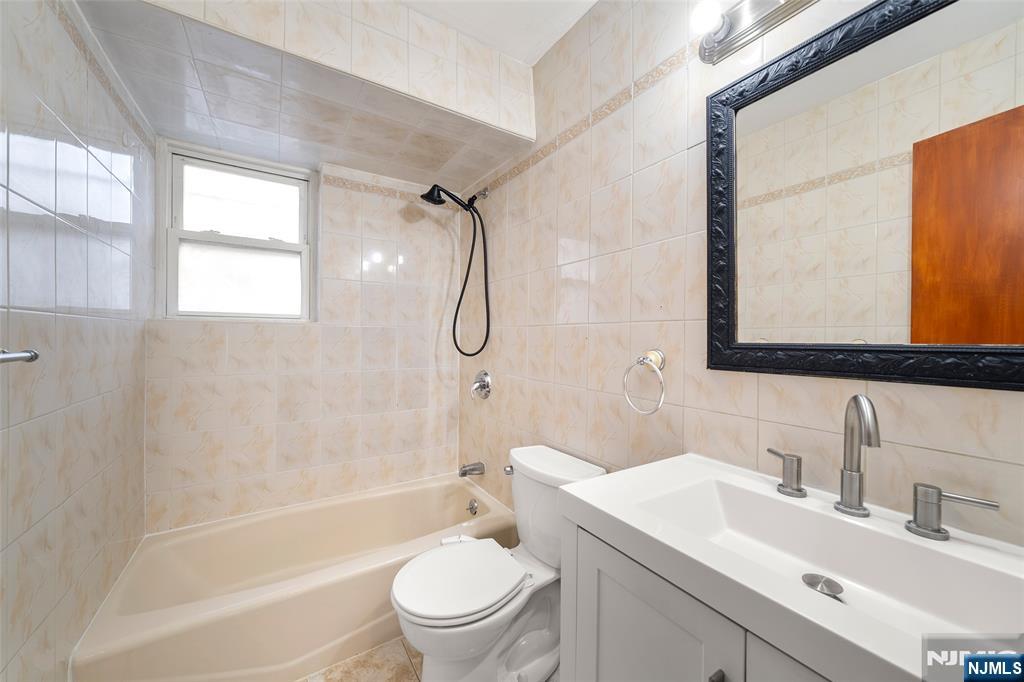 209 8th Street Fairview, NJ 07022 - Photo 18 of 38