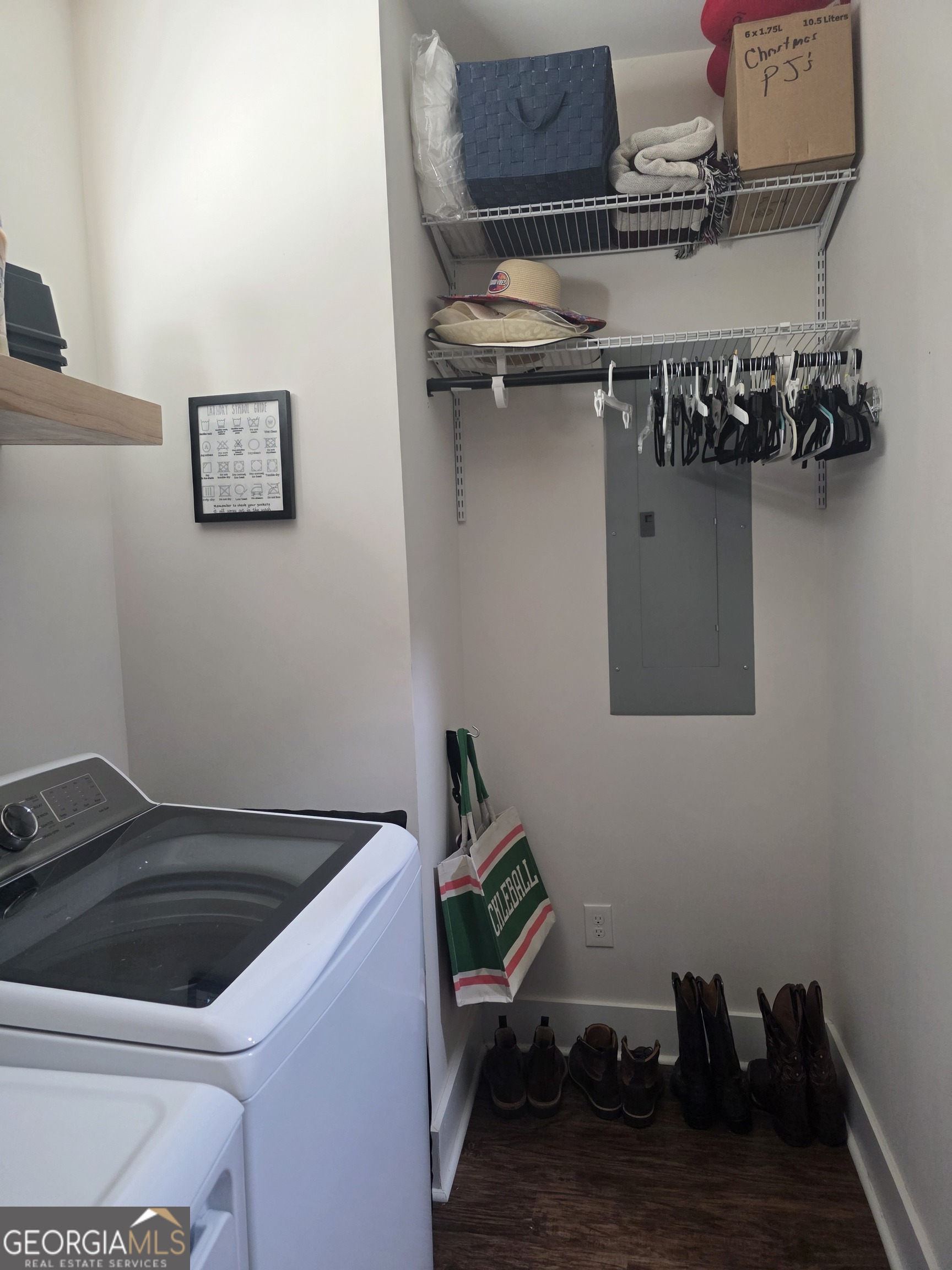 3060 Eatonton Road Madison, GA 30650 - Photo 34 of 65 a utility room with dryer and washer